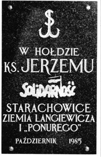 Tablica poświęcona ksiedzu Jerzemu Popiełuszce wykonana w Starachowicach